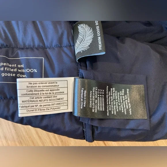 Aritzia Babaton Reza Navy Quilted 100% Goose Down Puffer Jacket Fisherman Scandi - Picture 11 of 12